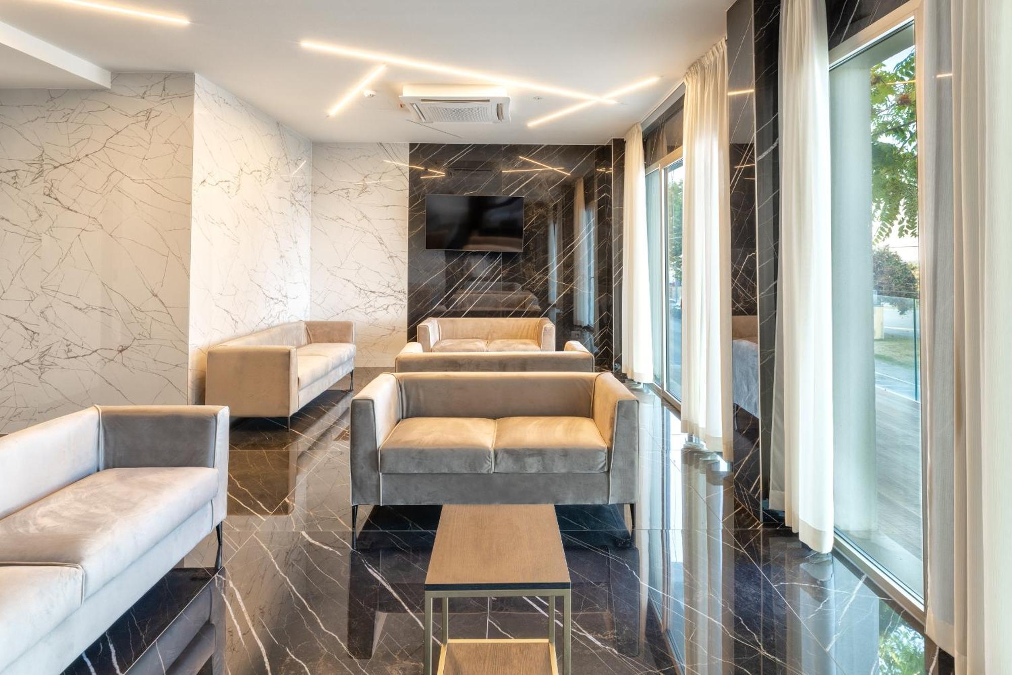 Hotel Mondial Rimini Exterior photo